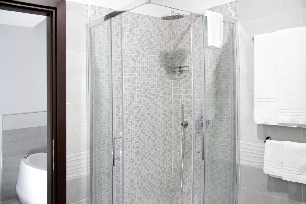Easyroom Frosinone - Casello Autostradale Exterior photo